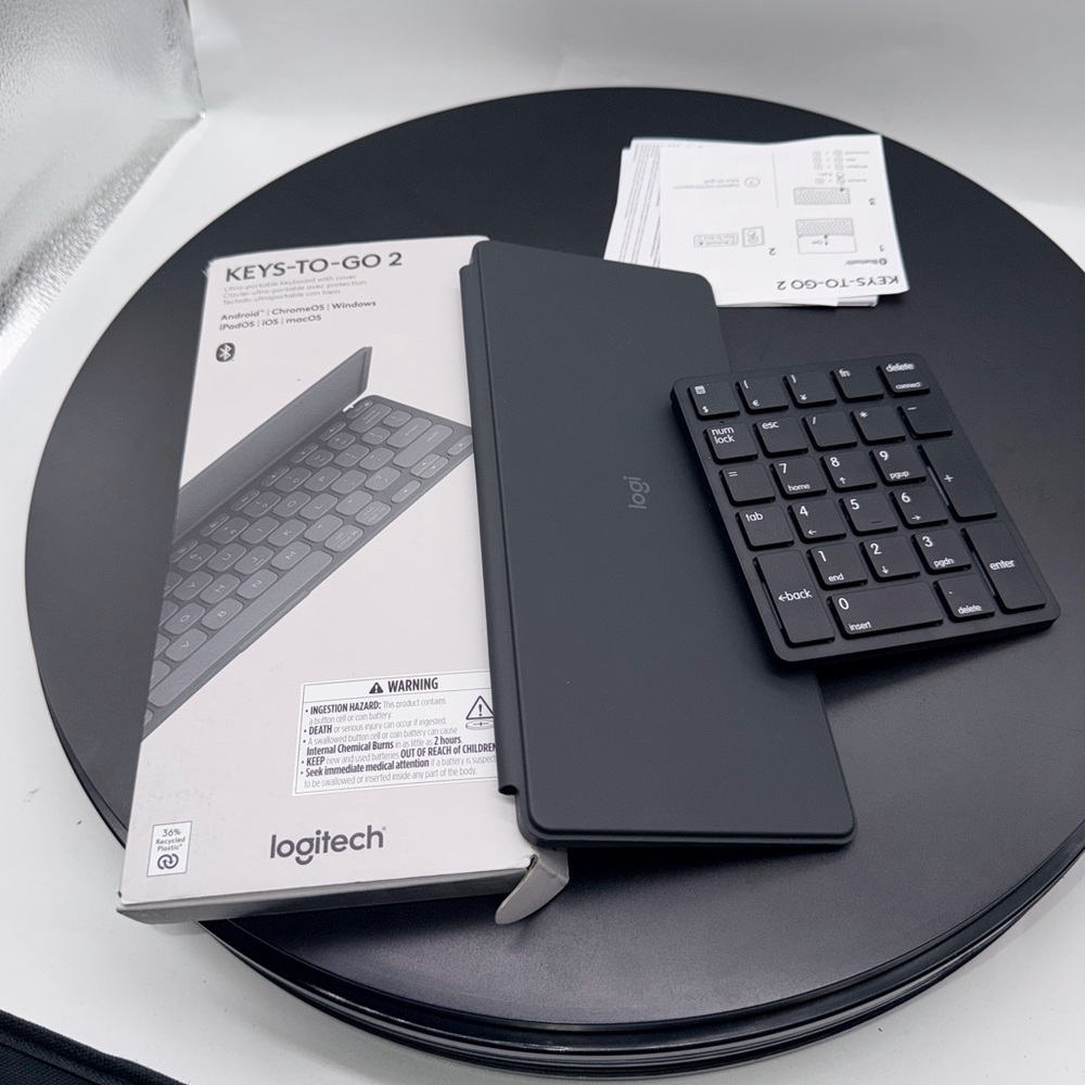 Logitech Keys-To-Go 2 and Havit mini Bluetooth Number Pad Combo